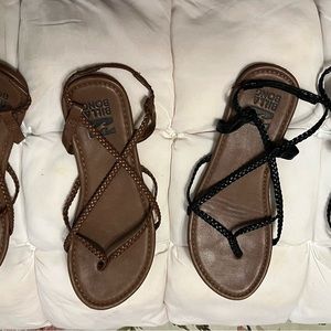 Bundle 2 pairs sandals ♥️♥️
